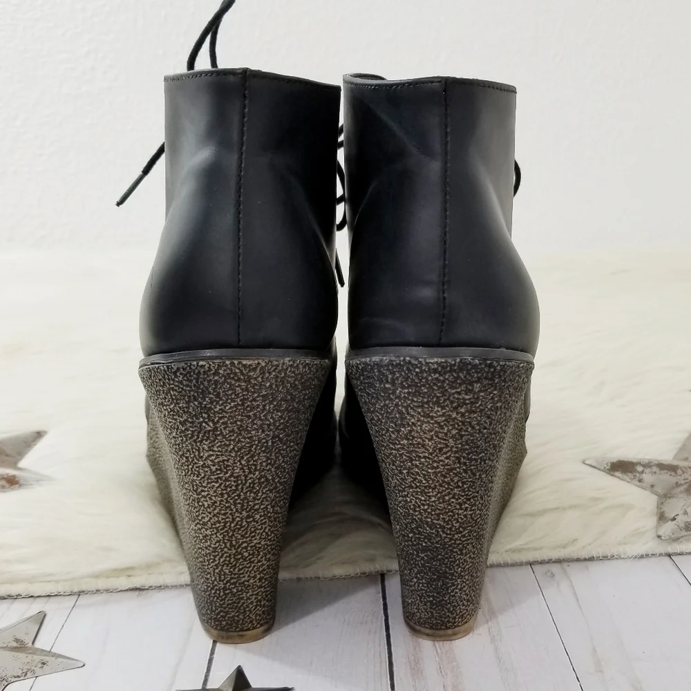 Kelsi Dagger Fortune wedge ankle boots black lace-up Women's Size 9.5